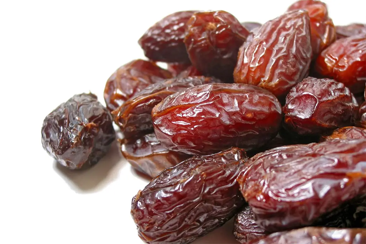 چرا از دستگاه خشک کن خرما استفاده می کنیم ؟ خرما محصولات جانبی زیادی دارد، خرمای خشک ، به صورت قطعه قطعه شده با کمک دستگاه خشک کن خرما تولید و سپس بسته بندی