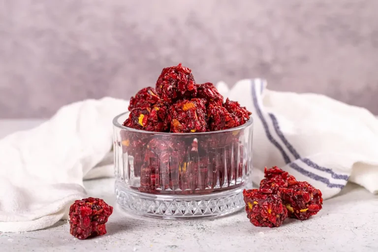 دستگاه بسته بندی شکر پنیر با بالاترین سرعت و دقت. بسته بندی بهداشتی و زیبا. افزایش راندمان تولید را در صنایع غذایی به ارمغان می آورد