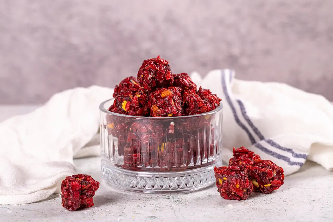 دستگاه بسته بندی شکر پنیر با بالاترین سرعت و دقت. بسته بندی بهداشتی و زیبا. افزایش راندمان تولید را در صنایع غذایی به ارمغان می آورد